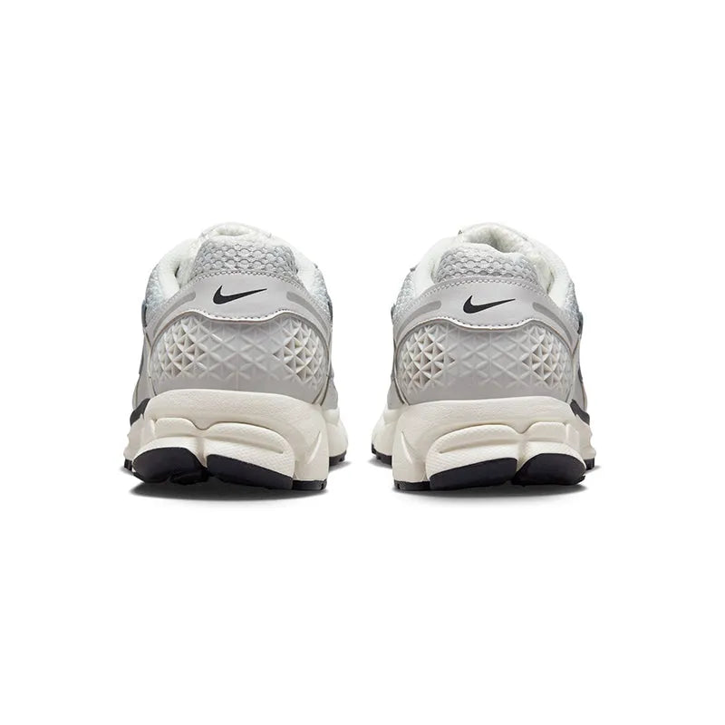 Women's Vomero 5 Photon Dust/Chrome