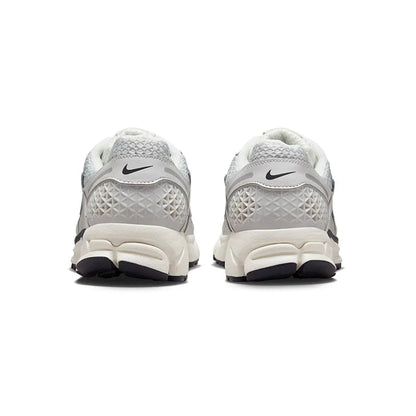 Women's Vomero 5 Photon Dust/Chrome
