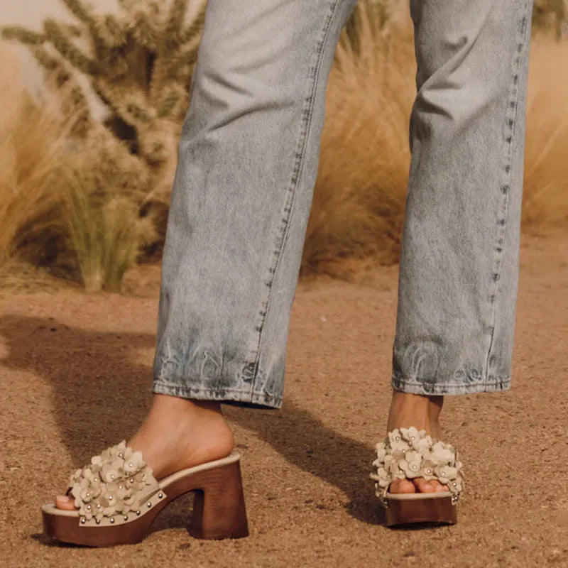 Women's Wylie Flower Slide Butter Cairo