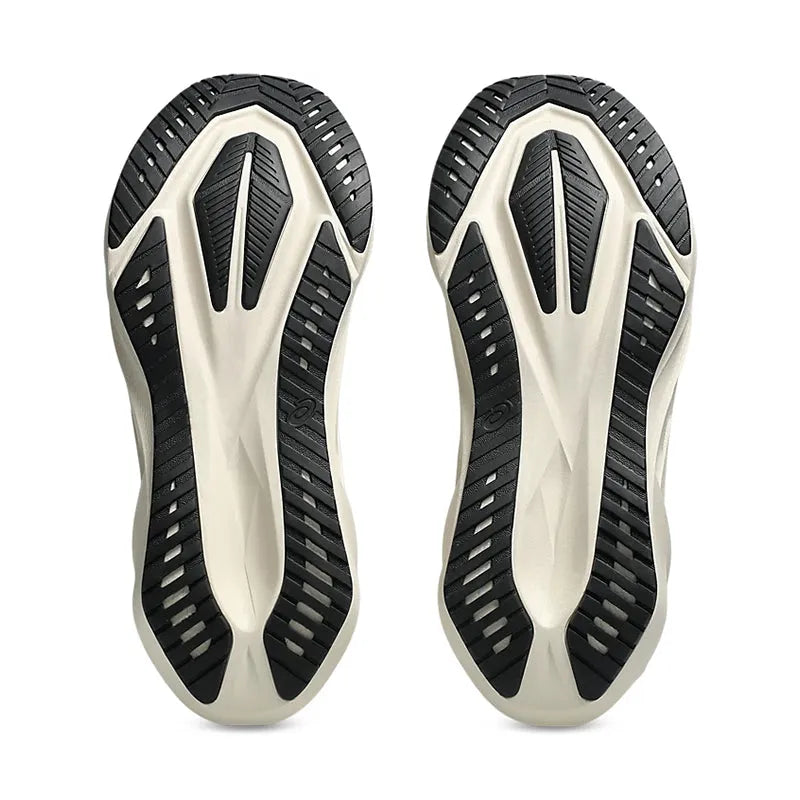 Men's Novablast 5 Oatmeal/Black
