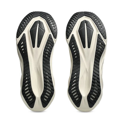 Men's Novablast 5 Oatmeal/Black