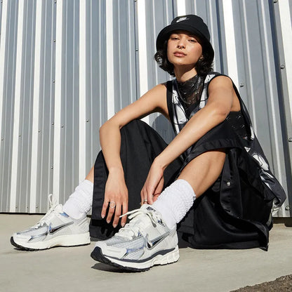 Women's Vomero 5 Photon Dust/Chrome