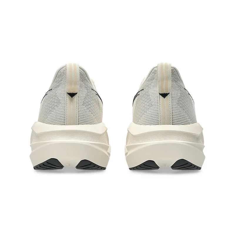 Men's Novablast 5 Oatmeal/Black