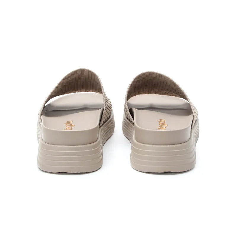Women's Akimi Beachy Keen
