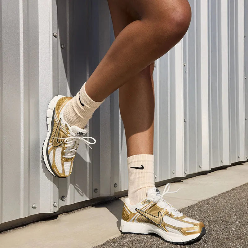 Women's Vomero 5 Photon Dust/Metallic Gold