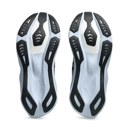 Women's Novablast 6 Black/Solid Air