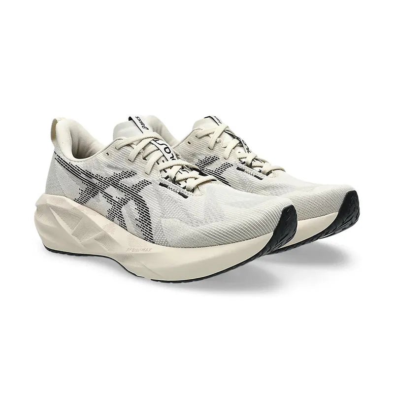 Men's Novablast 5 Oatmeal/Black