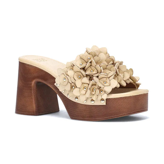 Women's Wylie Flower Slide Butter Cairo
